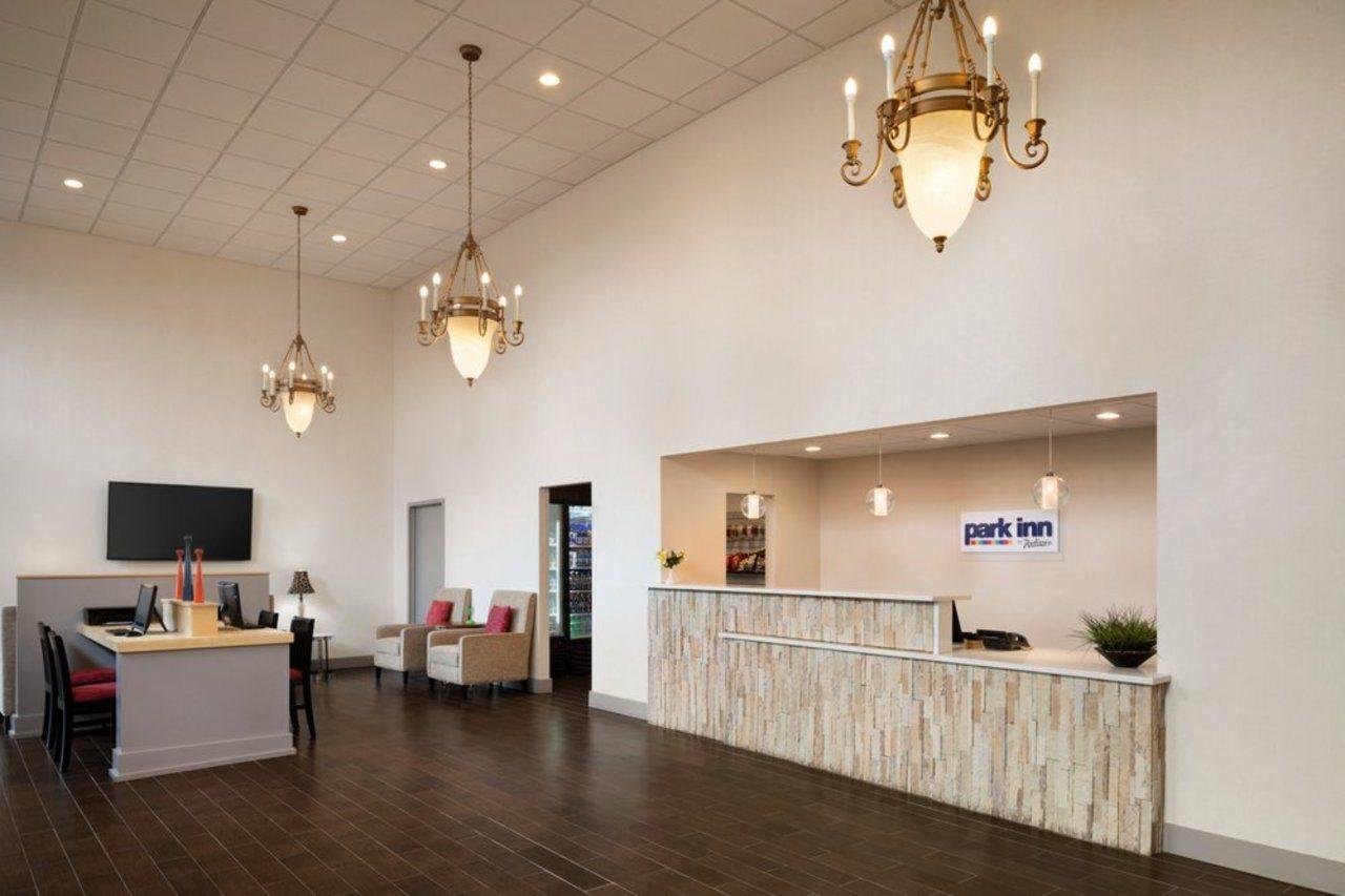 Ramada By Wyndham Uniontown Ξενοδοχείο Εξωτερικό φωτογραφία