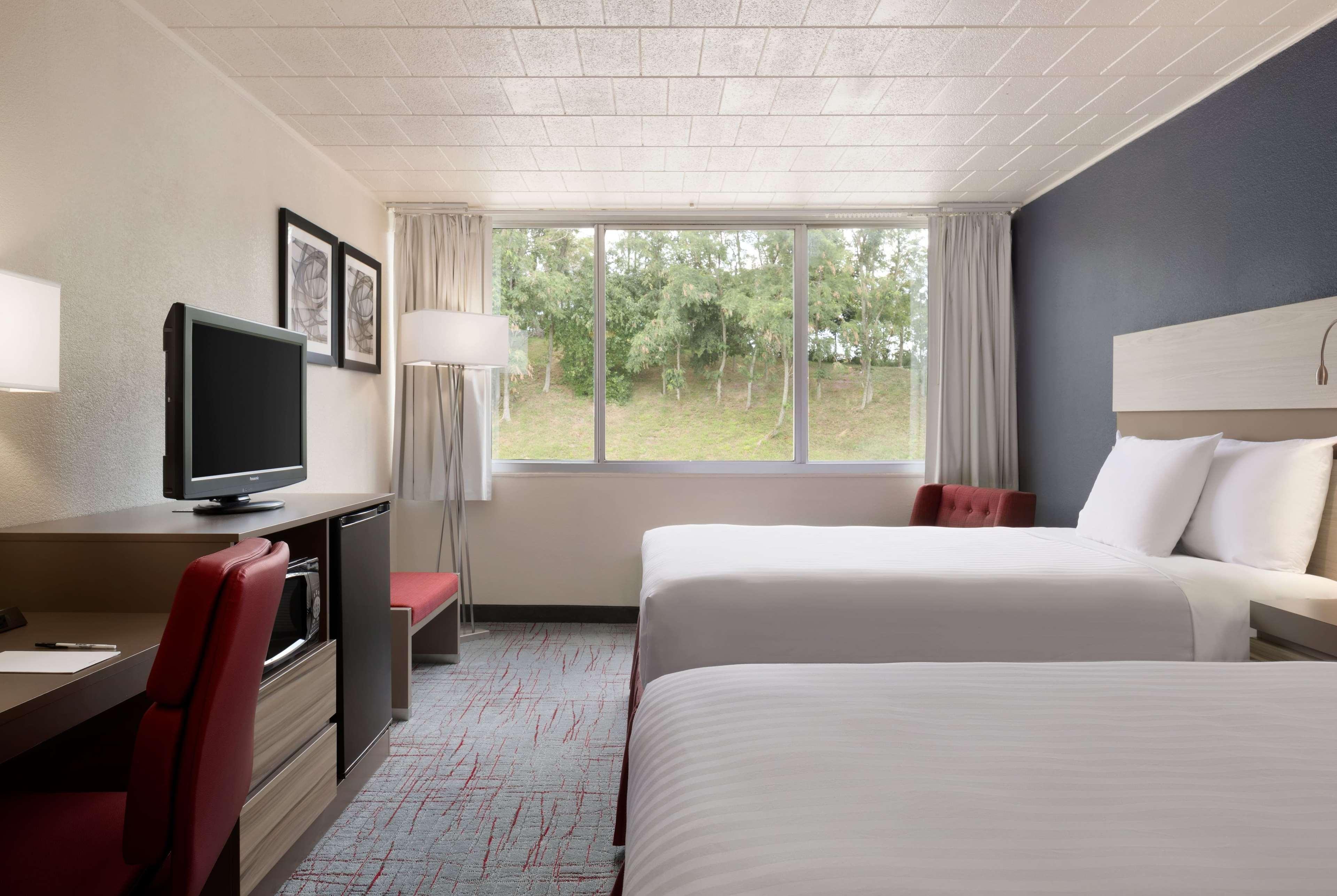 Ramada By Wyndham Uniontown Ξενοδοχείο Εξωτερικό φωτογραφία
