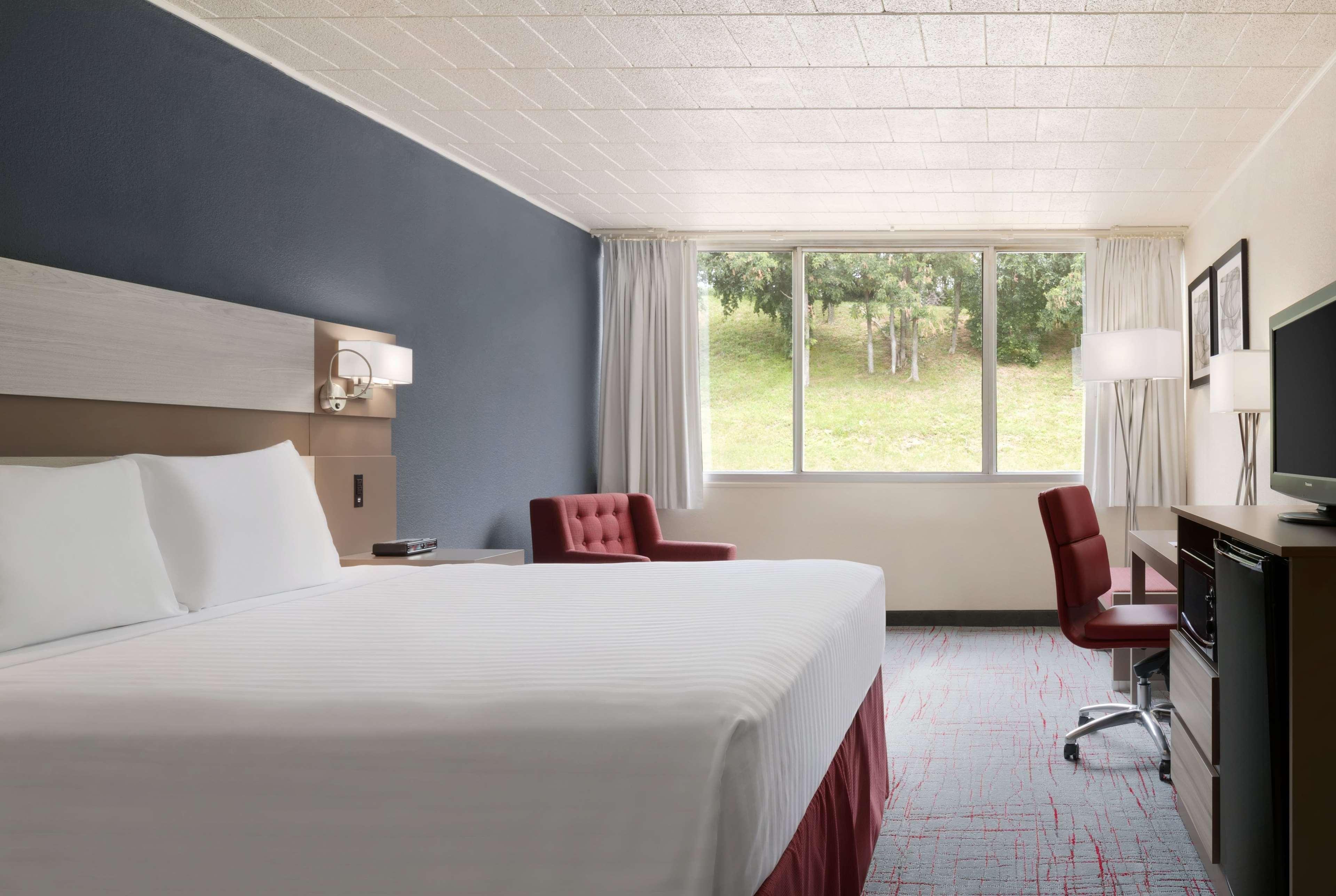 Ramada By Wyndham Uniontown Ξενοδοχείο Εξωτερικό φωτογραφία
