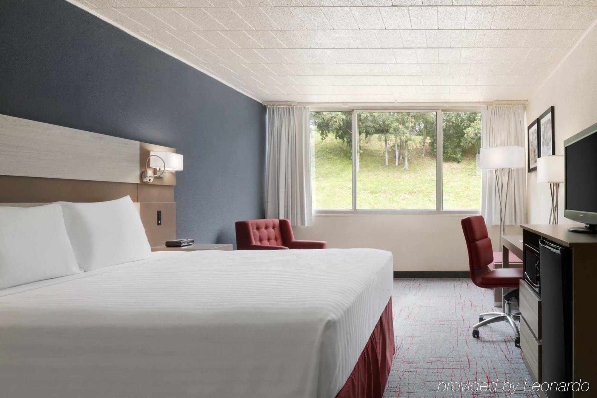 Ramada By Wyndham Uniontown Ξενοδοχείο Εξωτερικό φωτογραφία