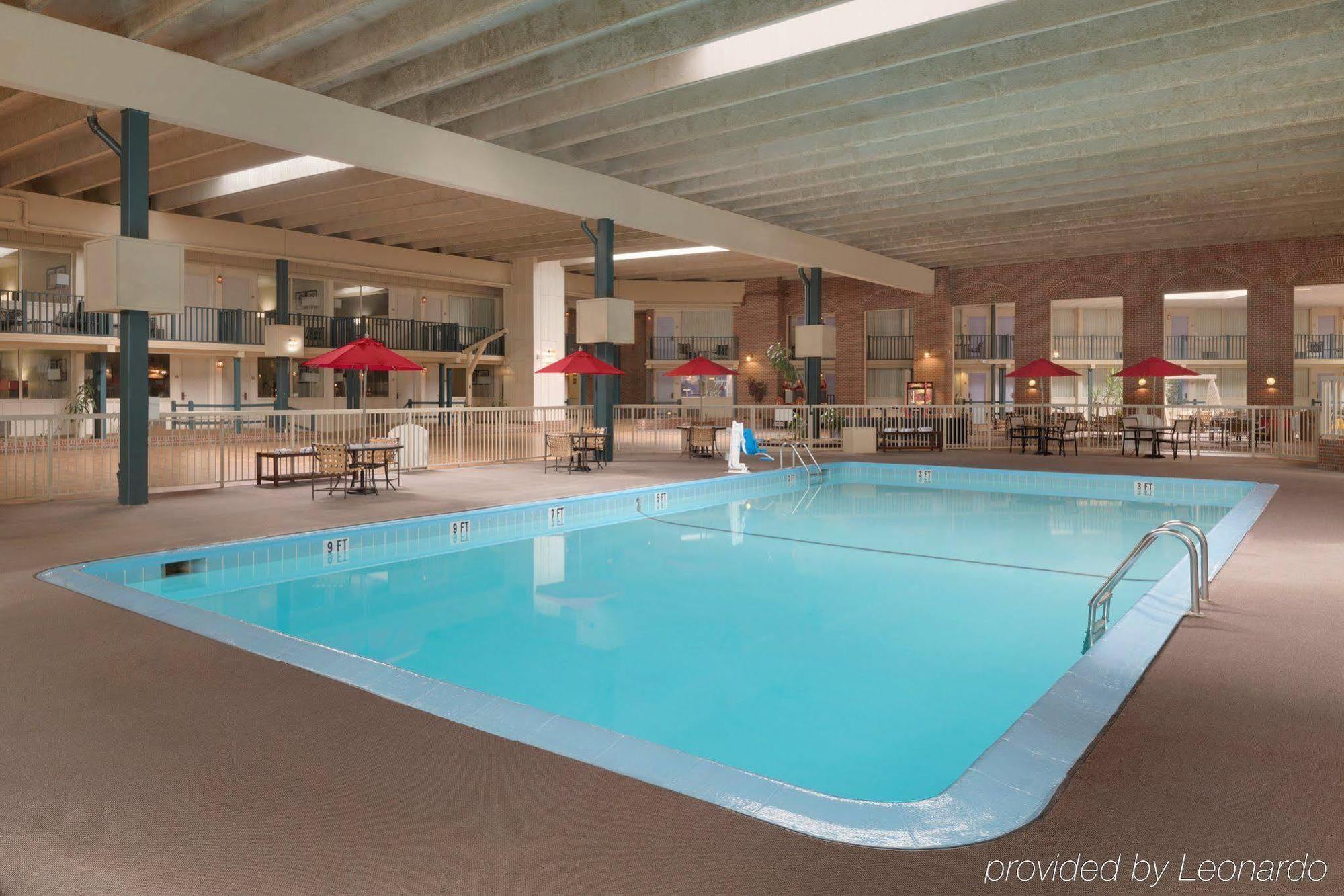 Ramada By Wyndham Uniontown Ξενοδοχείο Εξωτερικό φωτογραφία