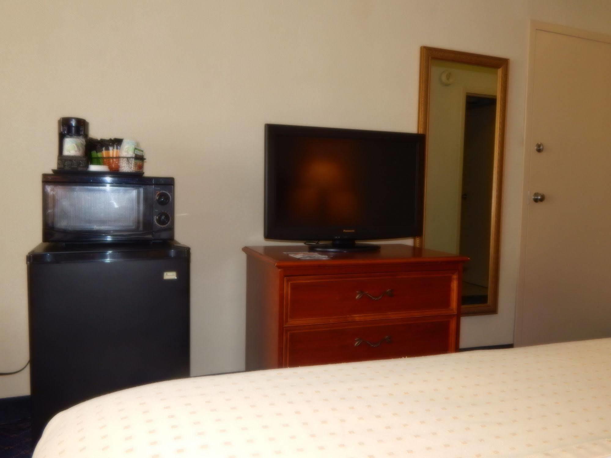 Ramada By Wyndham Uniontown Ξενοδοχείο Εξωτερικό φωτογραφία