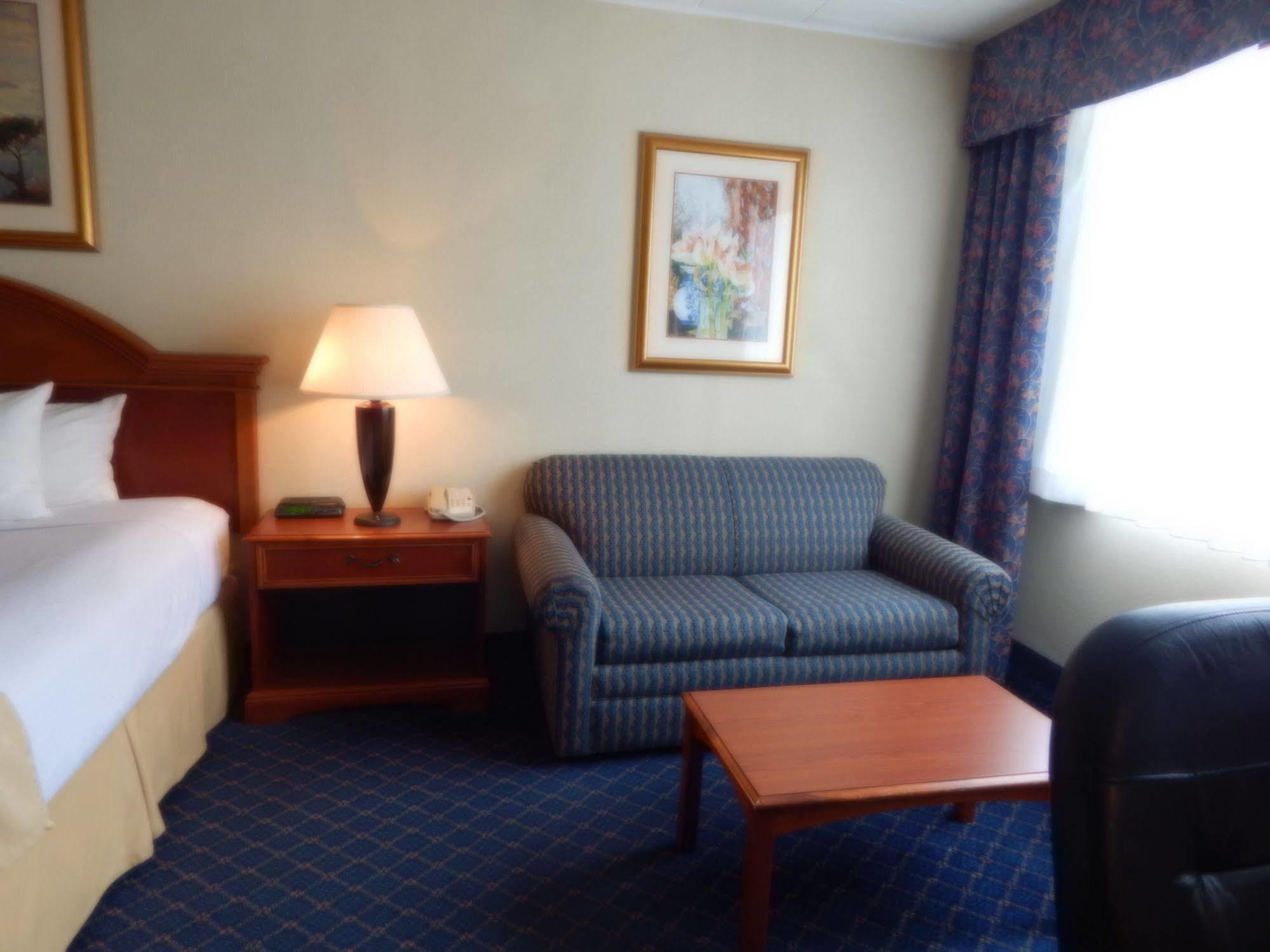 Ramada By Wyndham Uniontown Ξενοδοχείο Εξωτερικό φωτογραφία
